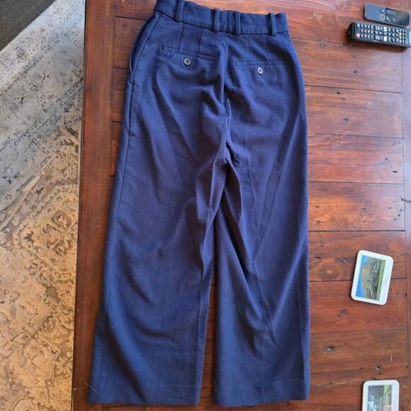 00 Aritzia Babaton Cropped Pants - Picture 2 of 3